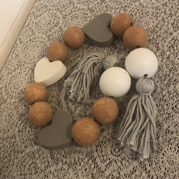 NWOT Chunky Natural Wood Beads and Hearts Garland Boho Decor - Picture 3 of 6